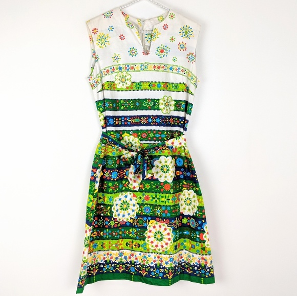 Vintage Dresses & Skirts - Vtg Floral Stripe Sleeveless Casual House Dress